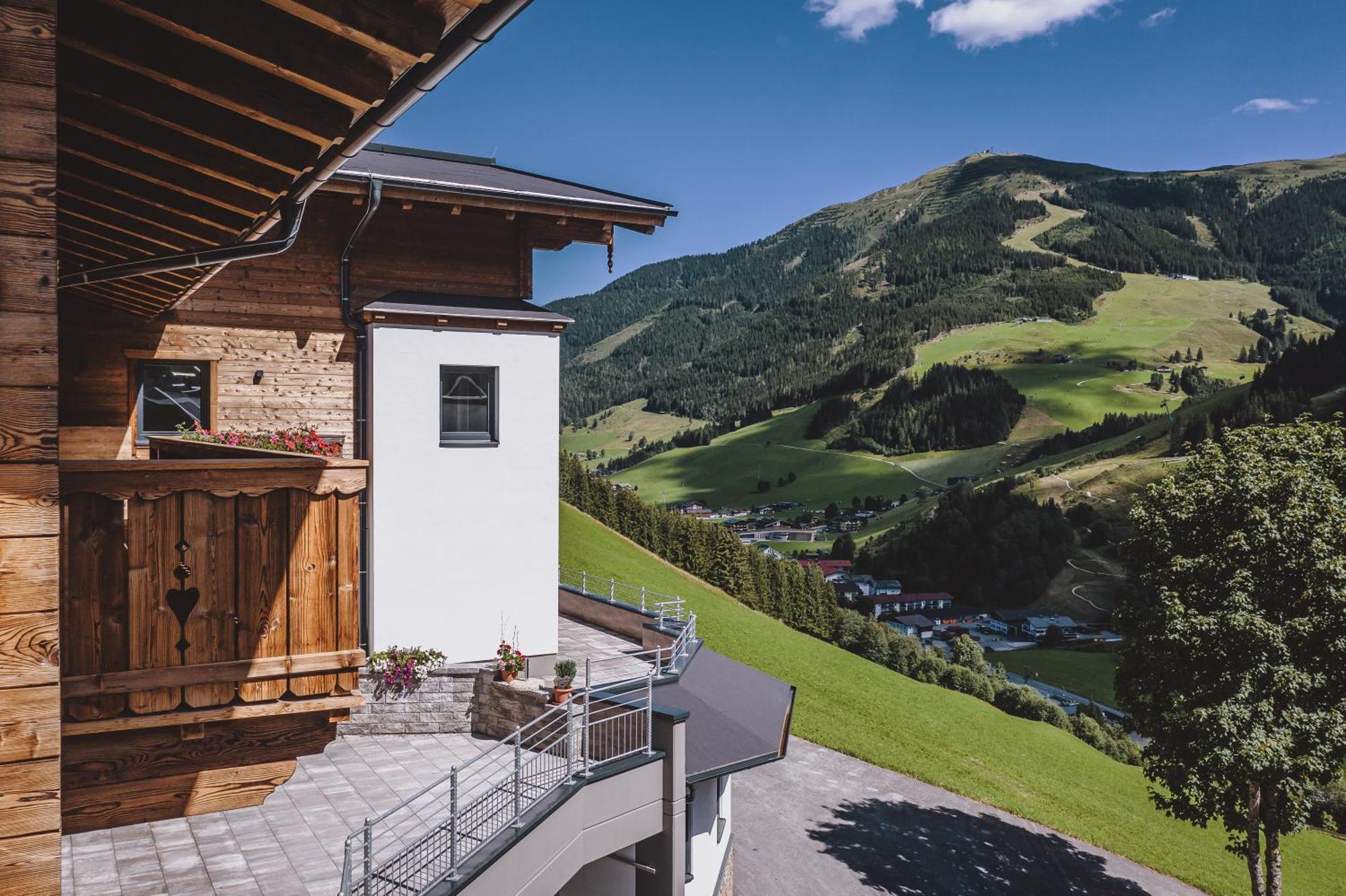 Lindlinghof Aparthotel Saalbach-Hinterglemm Bagian luar foto